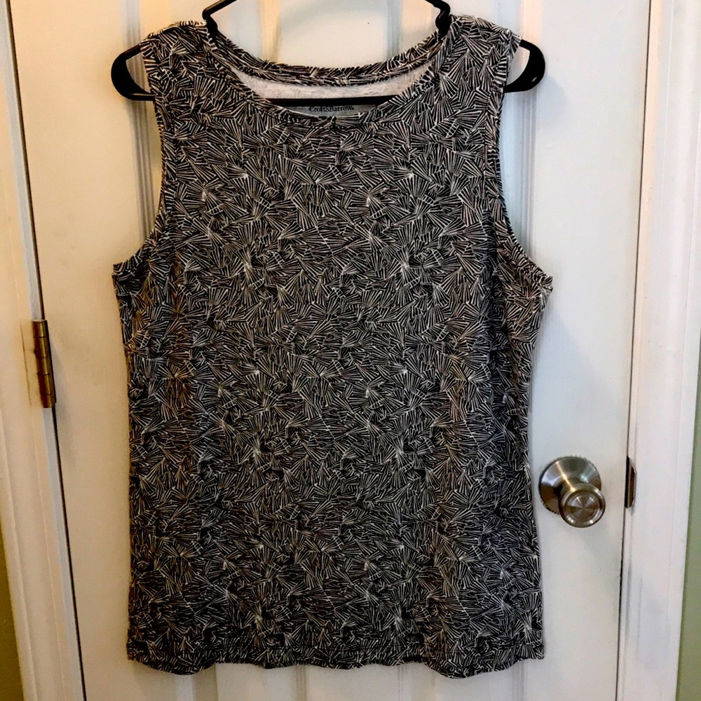 Women’s Croft & Barrow Classic Tank NEW     Size M